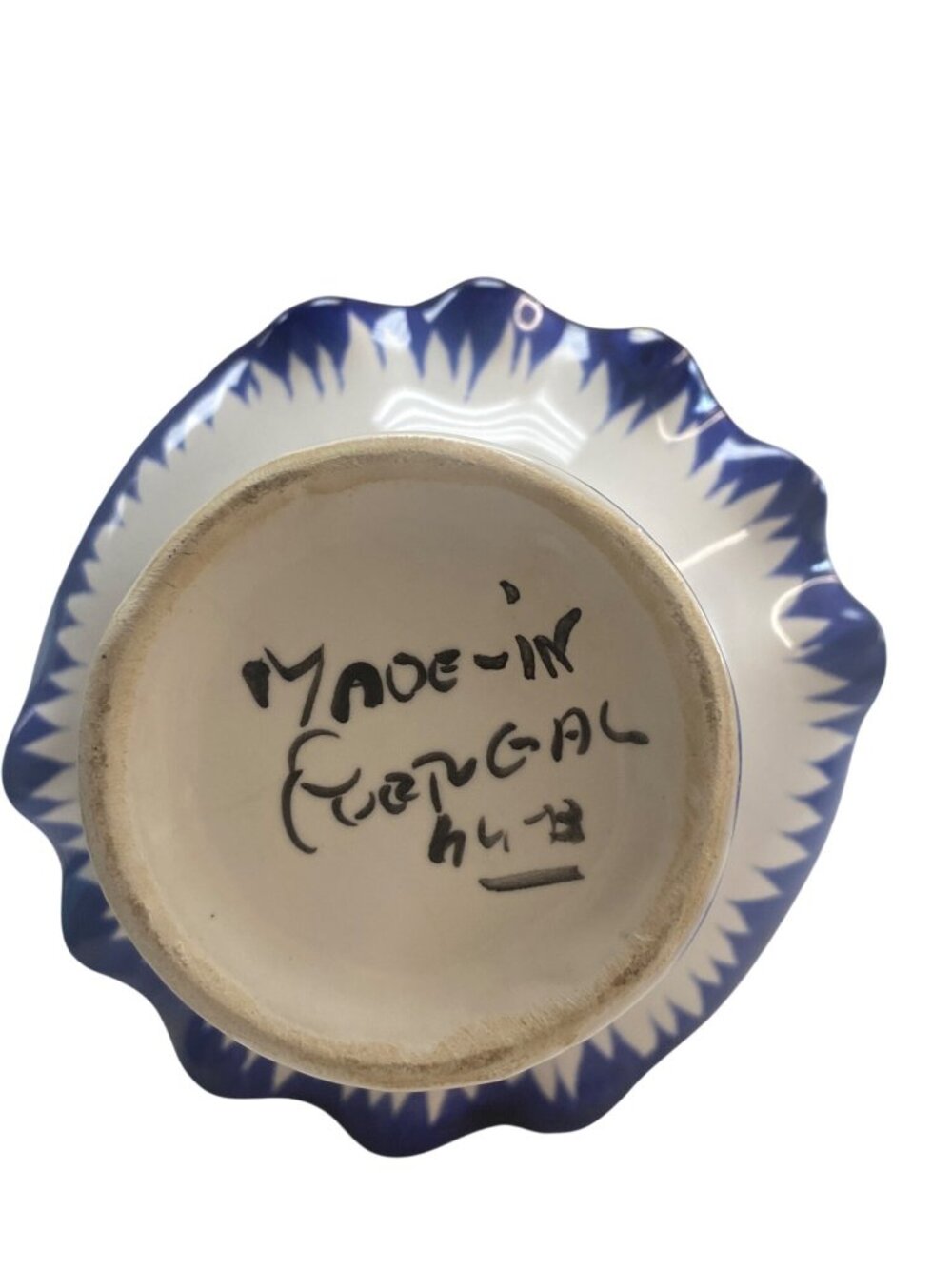 Hand-Painted Portuguese Ceramic Basket With Blue Floral Design - Picture 3 of 9